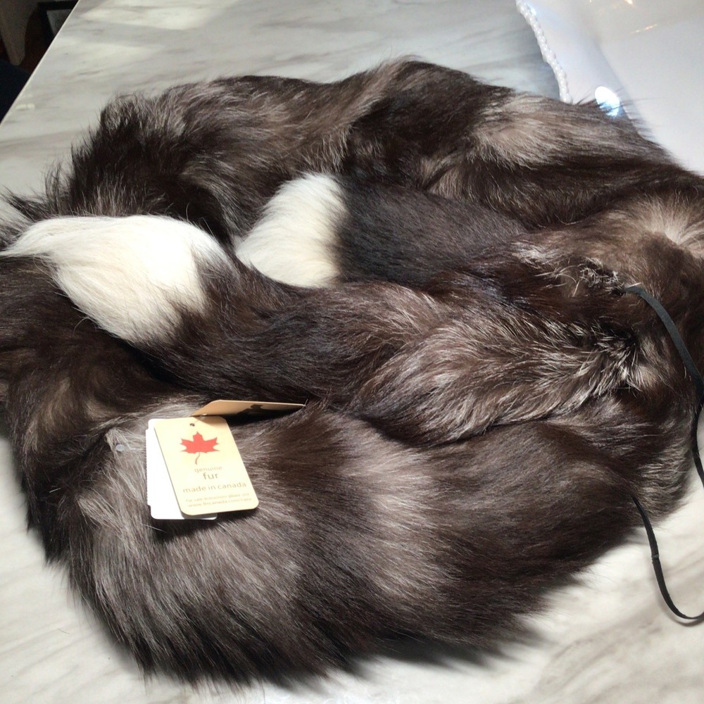 Fur Hat World Genuine 80" Silver Fox Fur BOA Scarf Made in Canada NWT - Picture 8 of 16